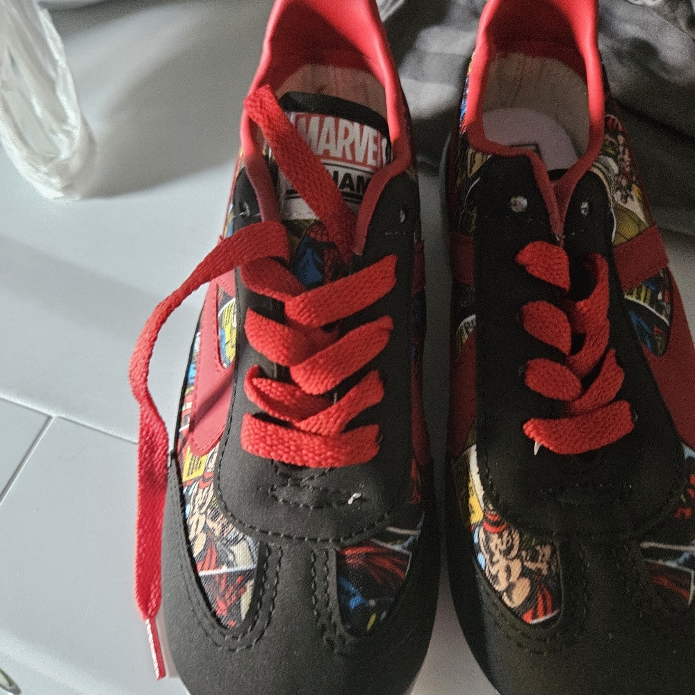Marvel comic gymshoes by panam from Mexico - Picture 4 of 4